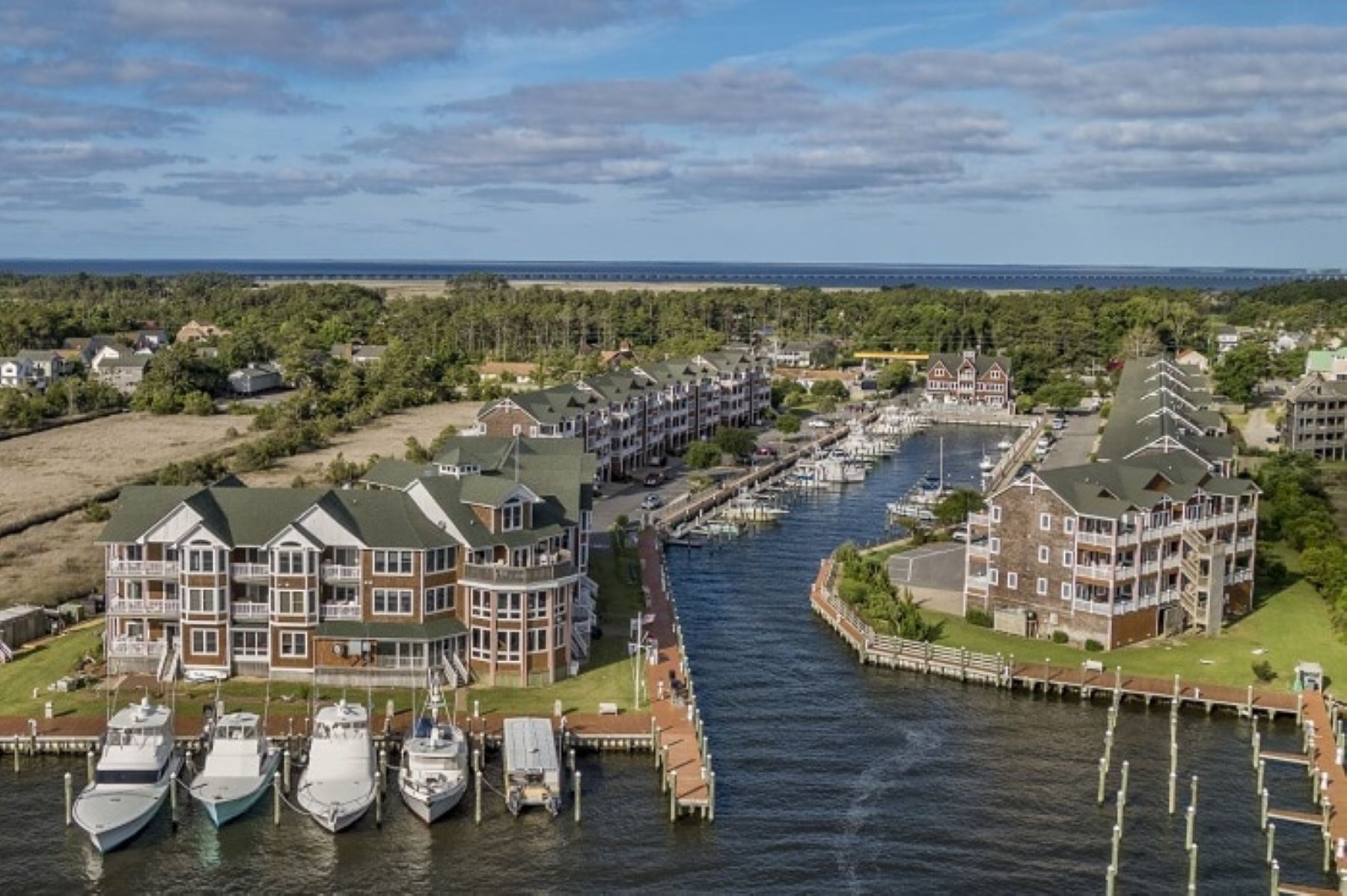 Shallowbag Bay Marina Is One of the Best Places to Stay on Roanoke