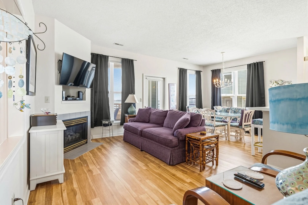 Pirate's Cove Realty 